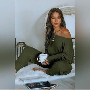 ✨Pretty Garden 2 piece Tracksuit Off the Shoulder Top, pull over pants w/pockets